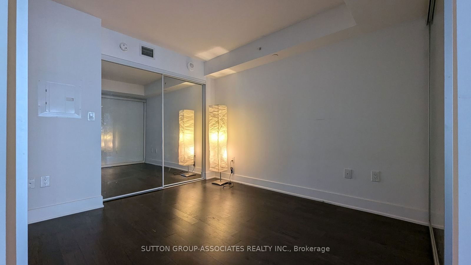 955 Bay St, unit 815 for rent - image #6