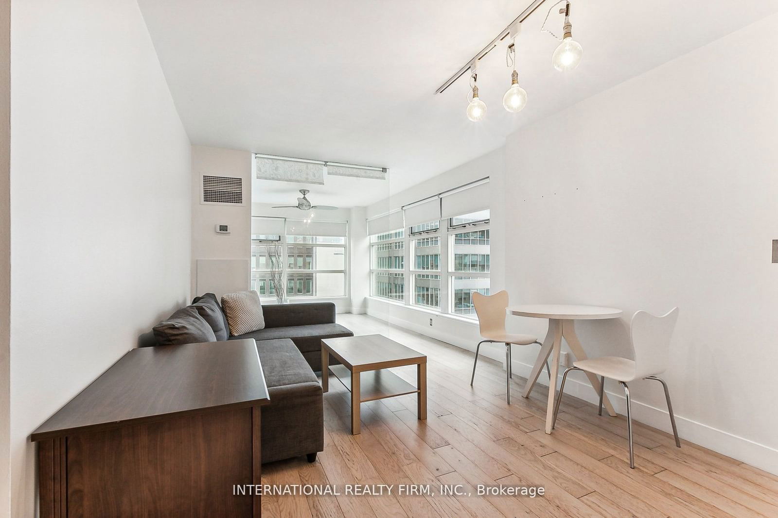 50 Lombard St, unit 1404 for sale - image #2