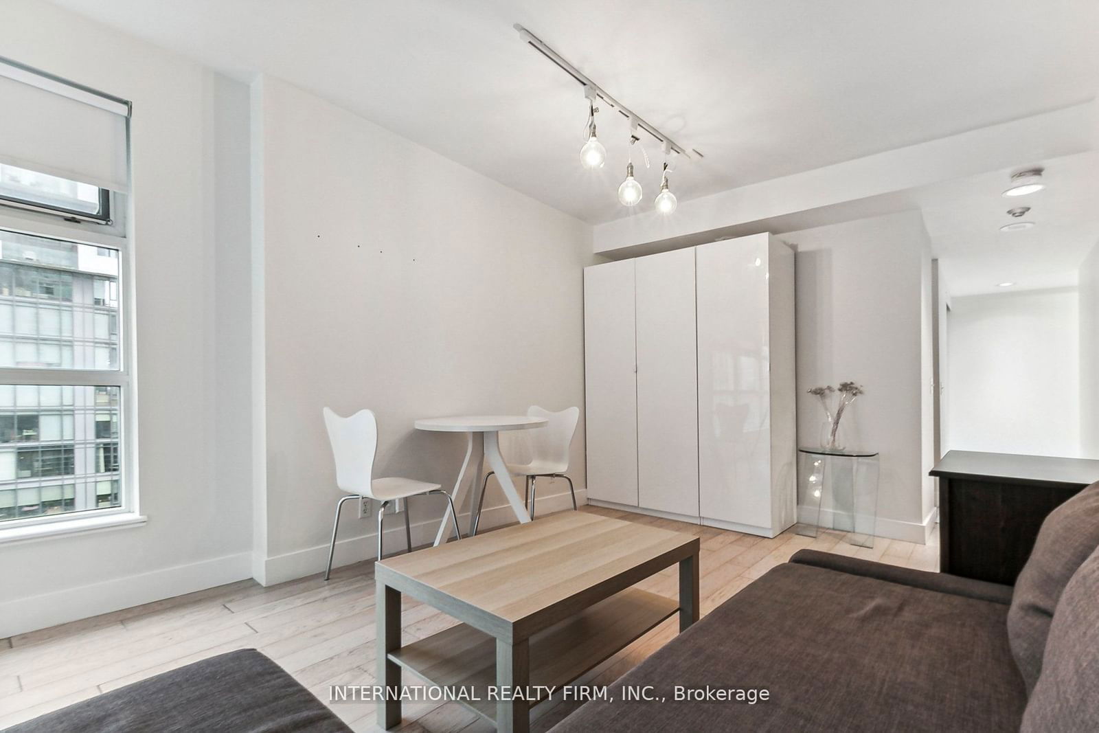 50 Lombard St, unit 1404 for sale - image #5