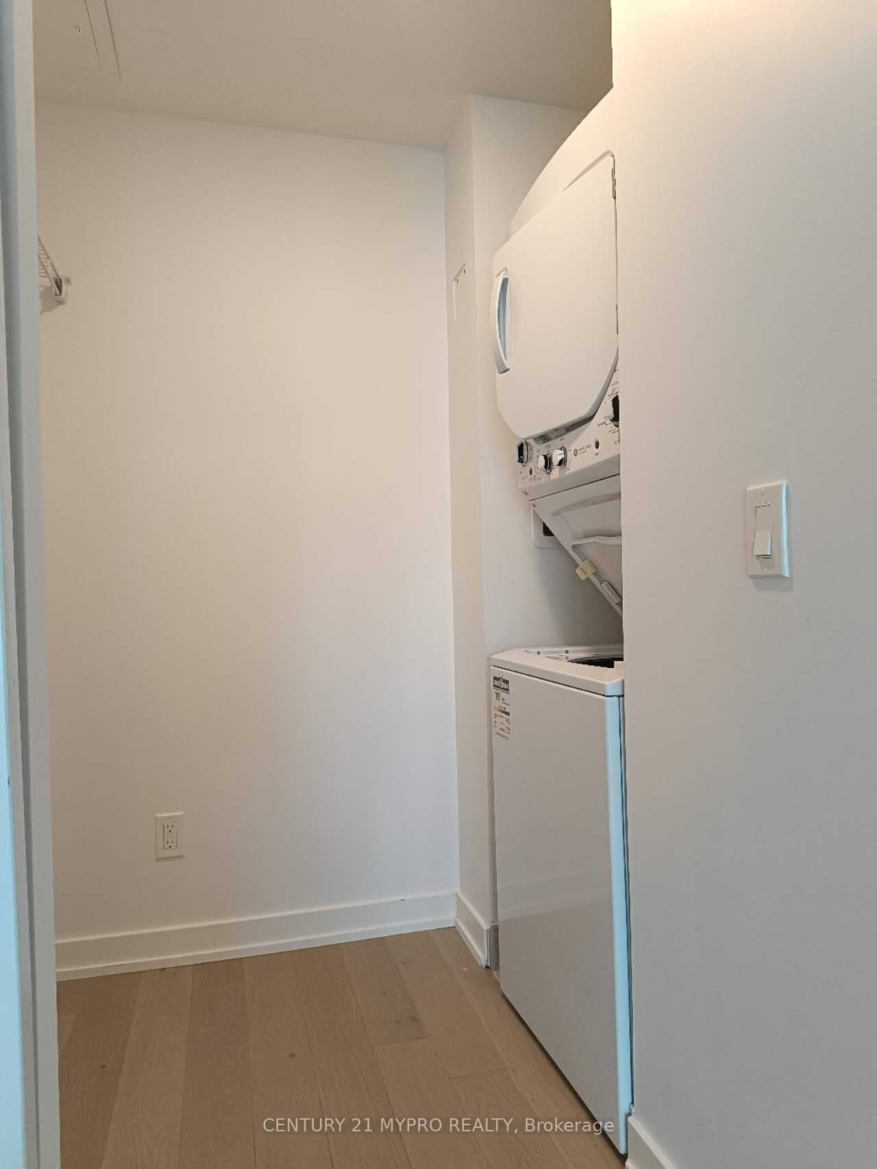 25 Richmond St E, unit 1415 for rent