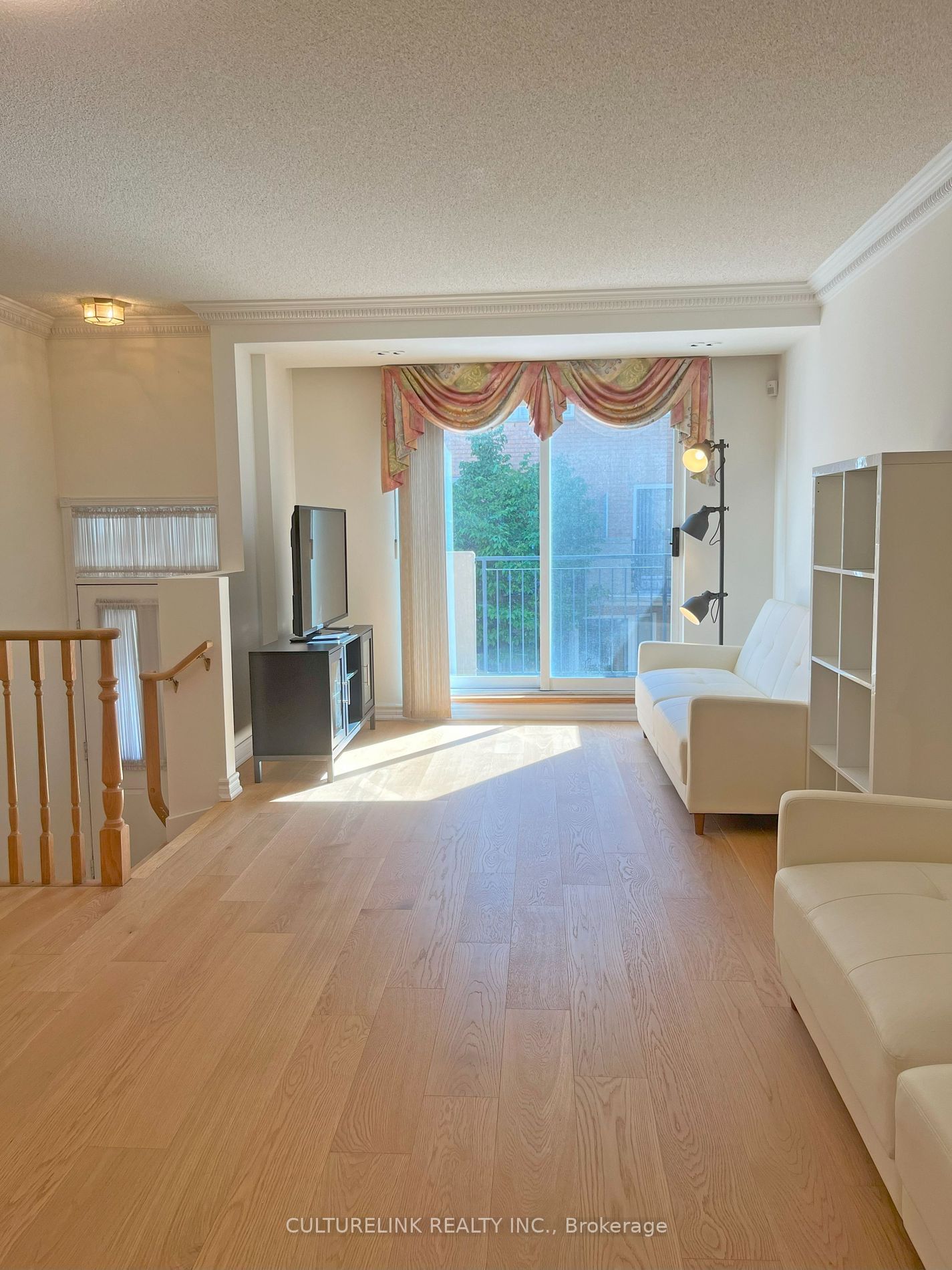 28 Sommerset Way, unit 1502 for sale - image #4