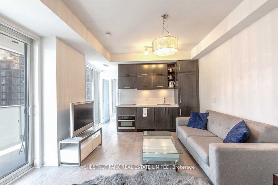 65 St Mary St, unit 1109 for sale - image #3