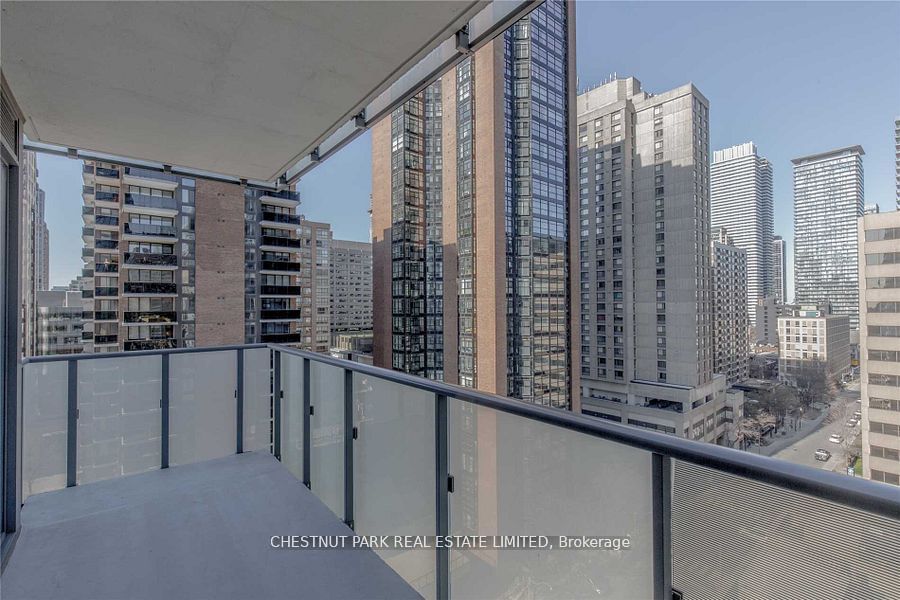 65 St Mary St, unit 1109 for sale