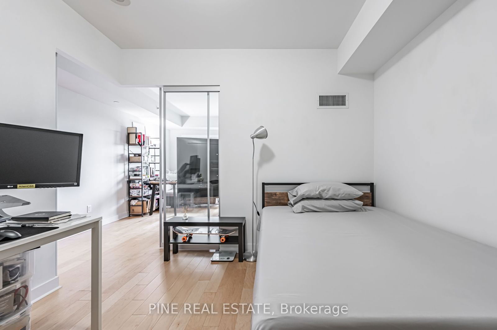 58 Orchard View Blvd, unit 1109 for sale - image #10