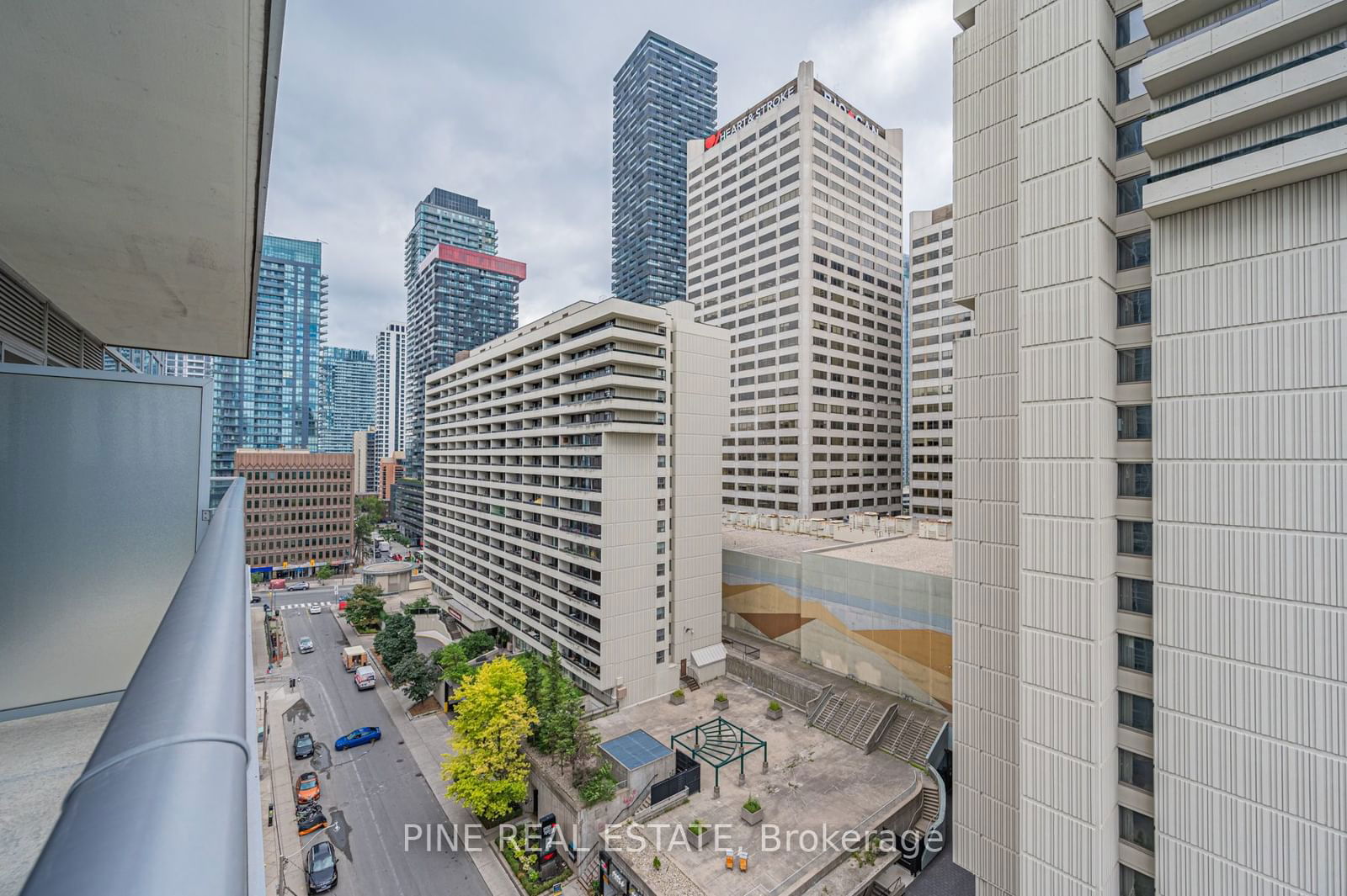 58 Orchard View Blvd, unit 1109 for sale