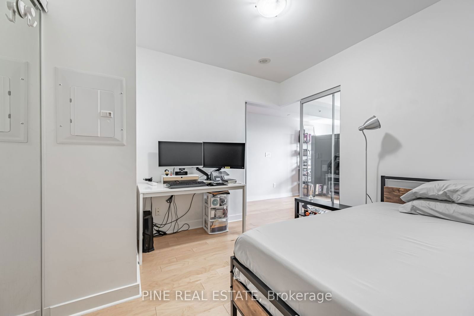 58 Orchard View Blvd, unit 1109 for sale