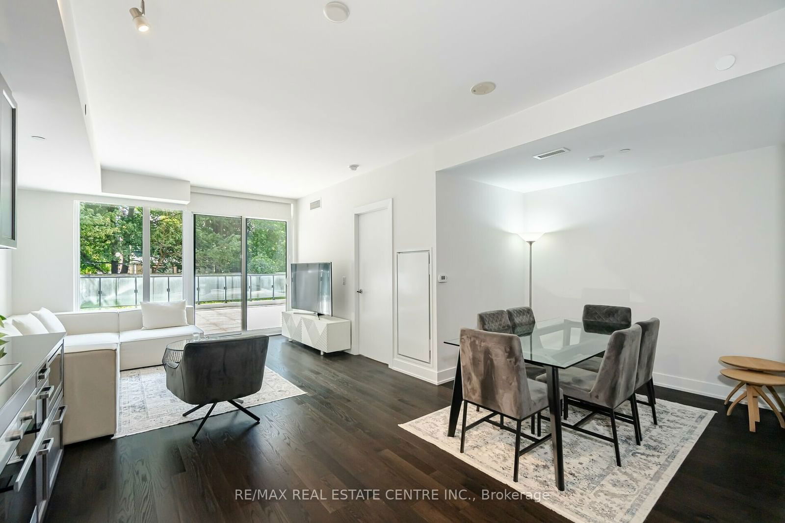 3018 Yonge St, unit 214 for sale