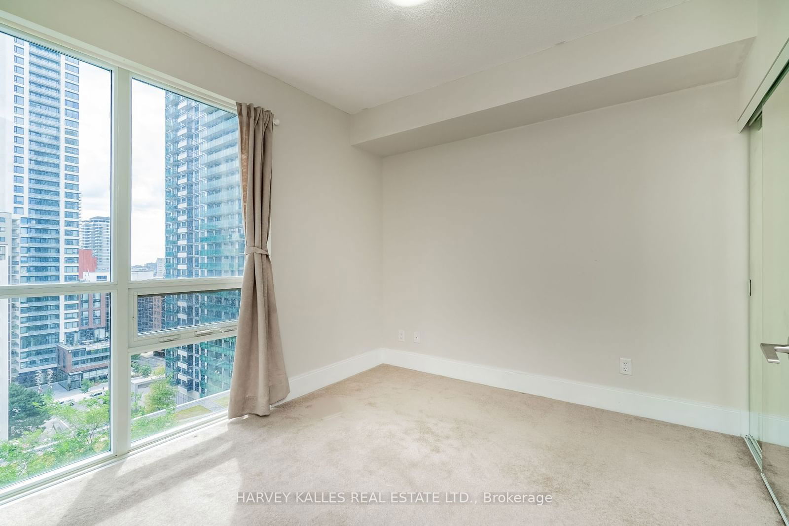 25 Broadway Ave, unit 1107 for sale - image #19