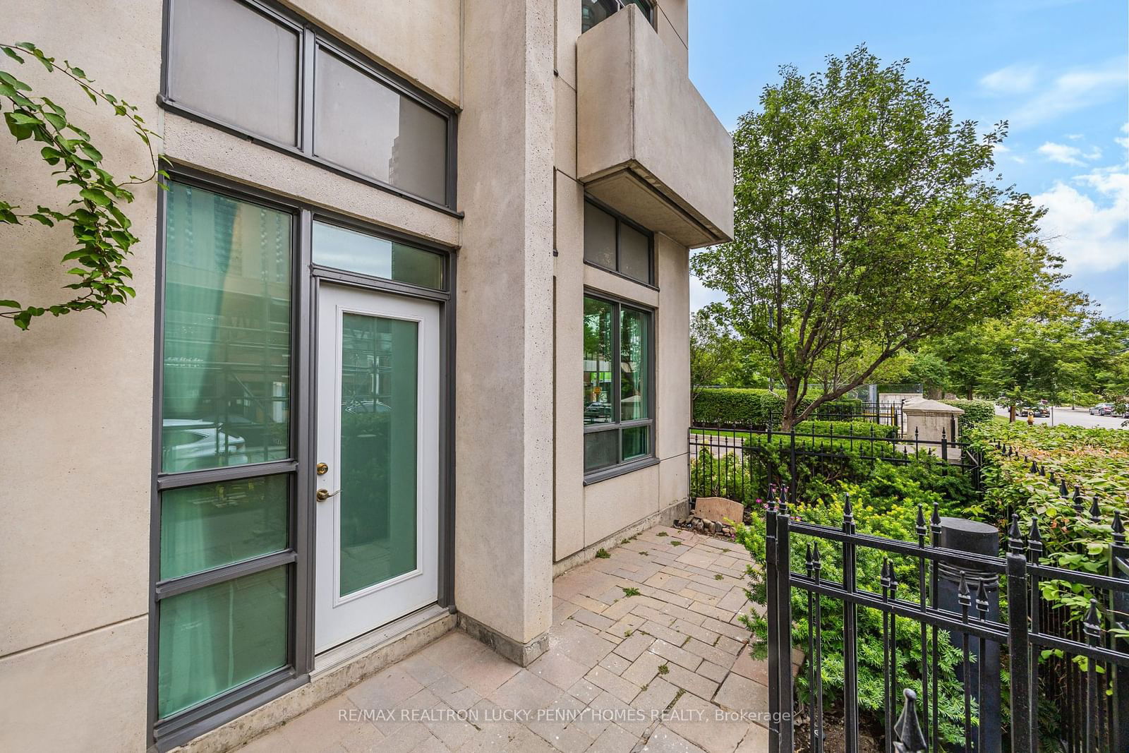 18 Spring Garden Ave, unit 106 for sale - image #12