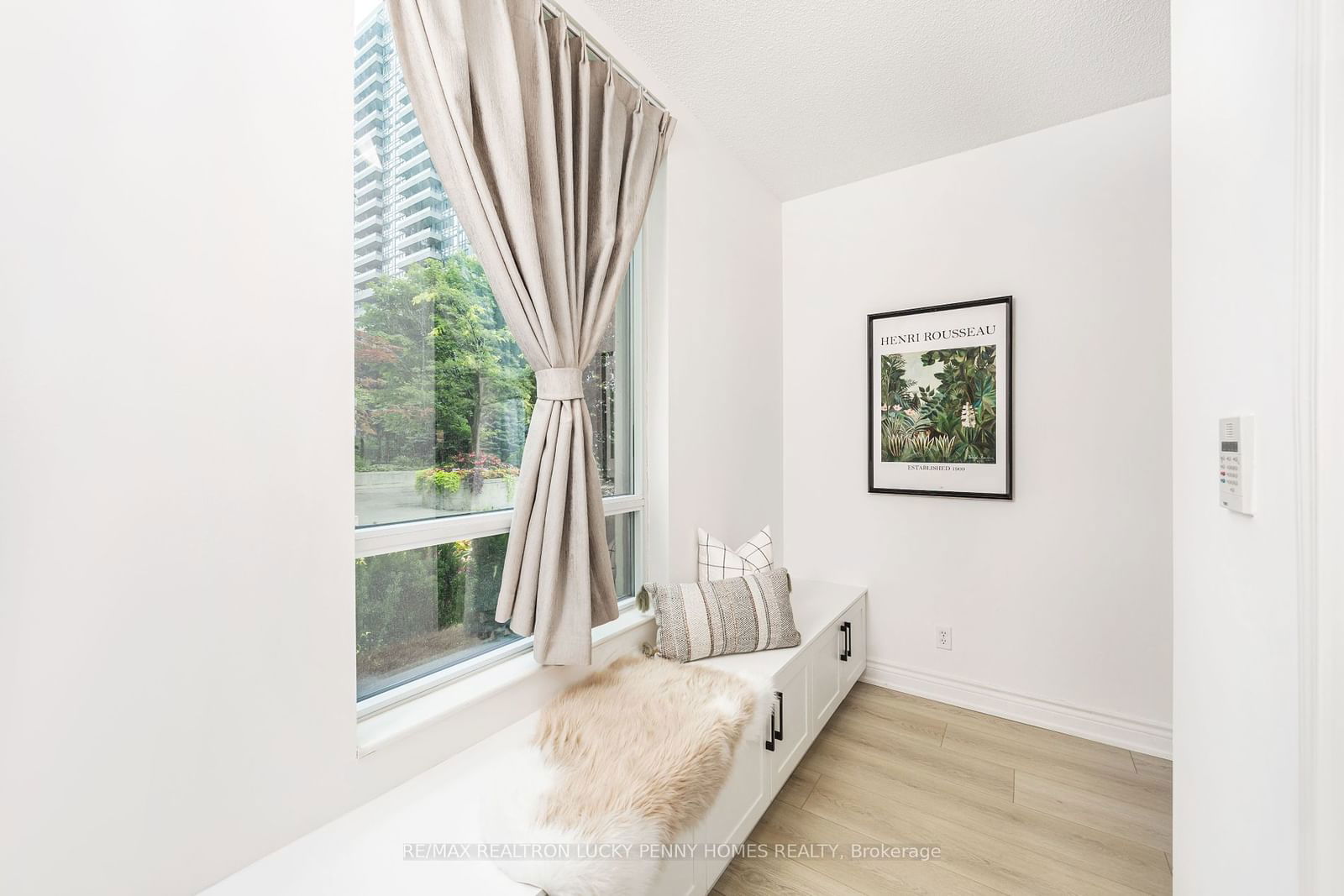 18 Spring Garden Ave, unit 106 for sale - image #3