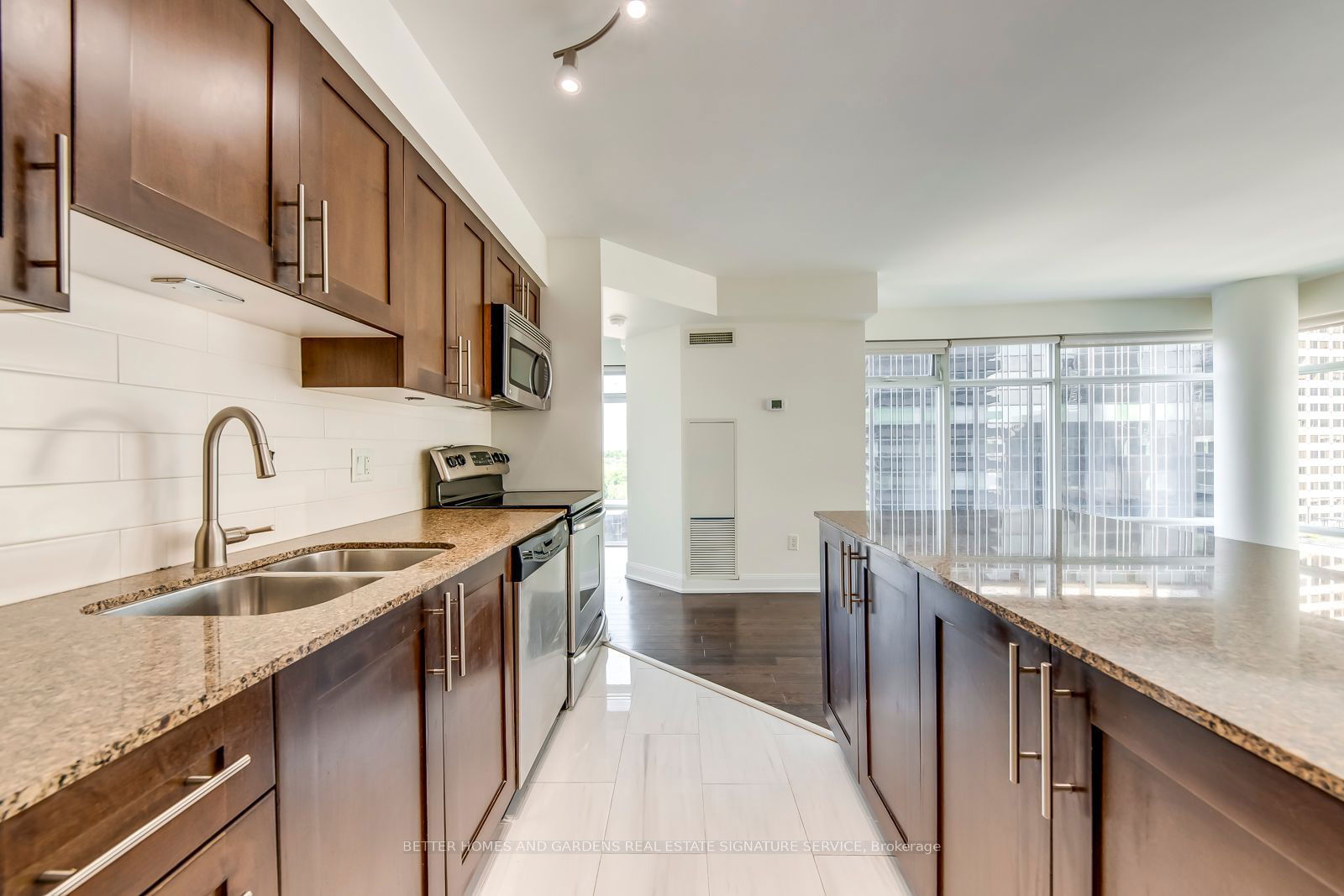 2191 Yonge St, unit 1708 for sale