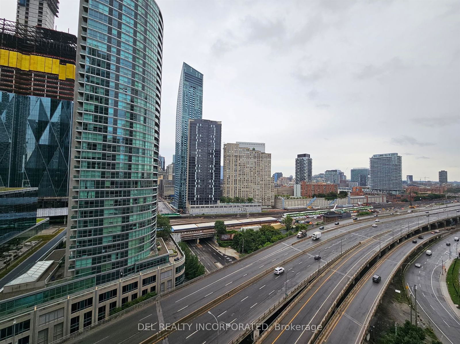 16 Yonge St, unit 1704 for rent - image #13