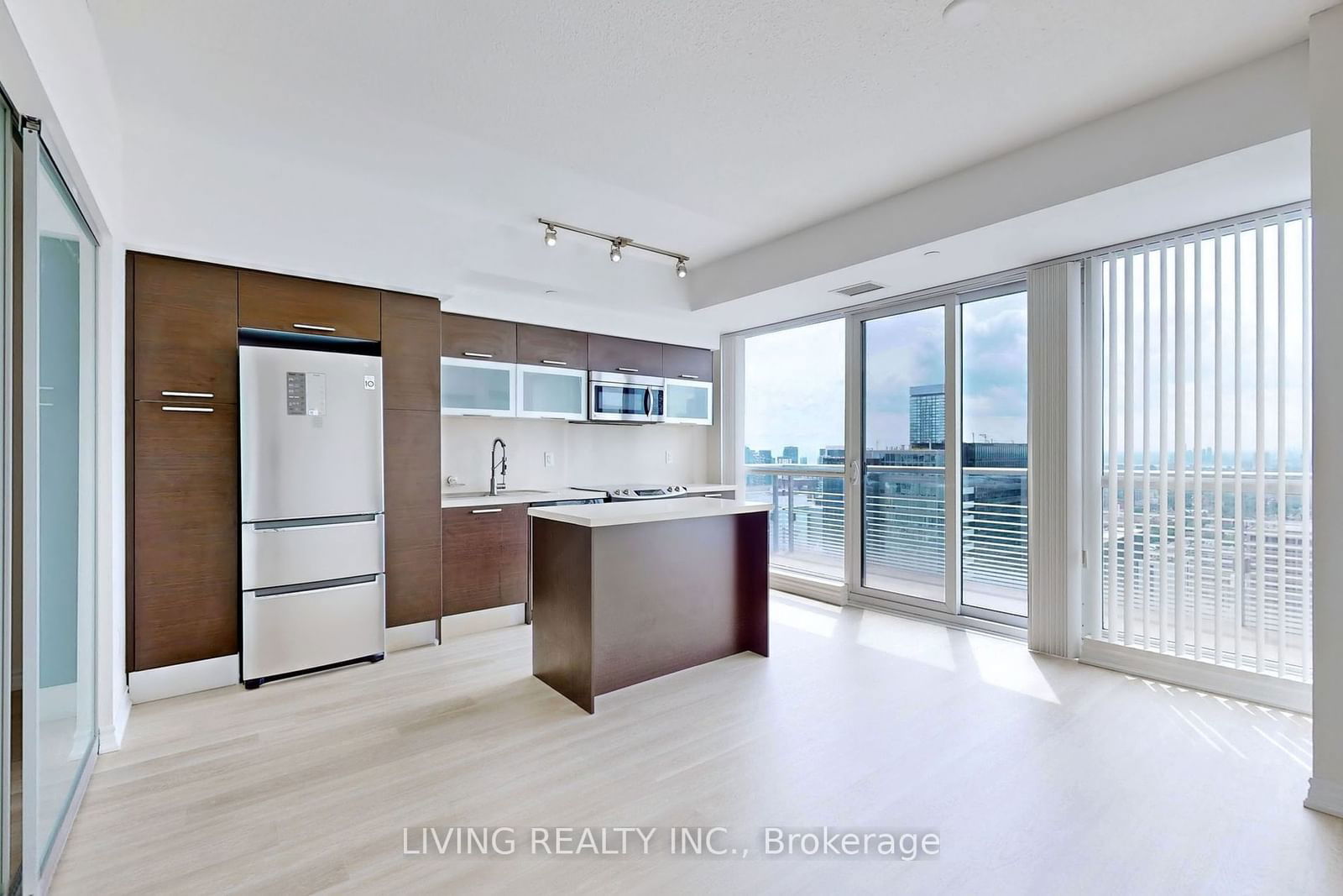 386 Yonge St, unit 4411 for rent