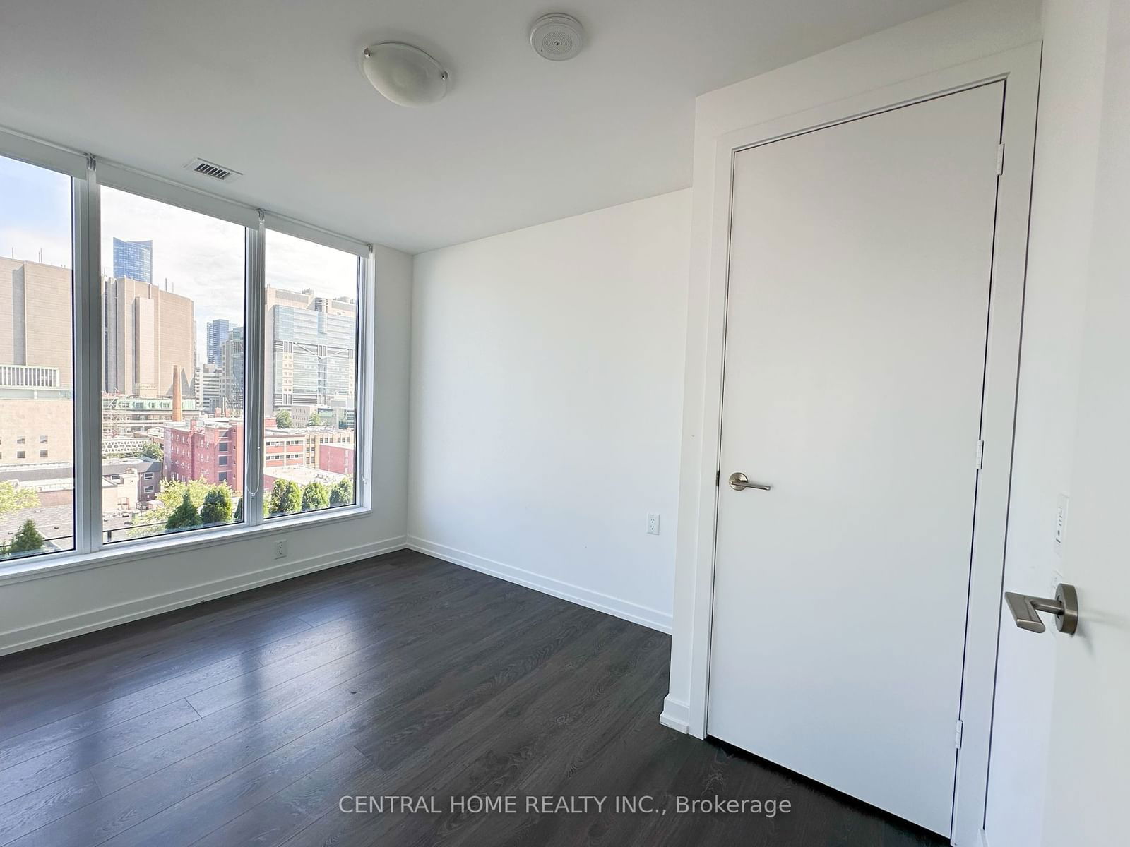 203 College St, unit 806 for rent