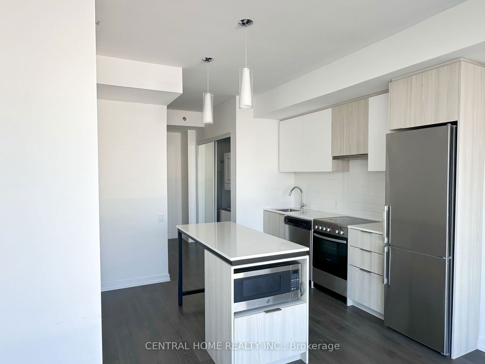 203 College St, unit 806 for rent - image #4