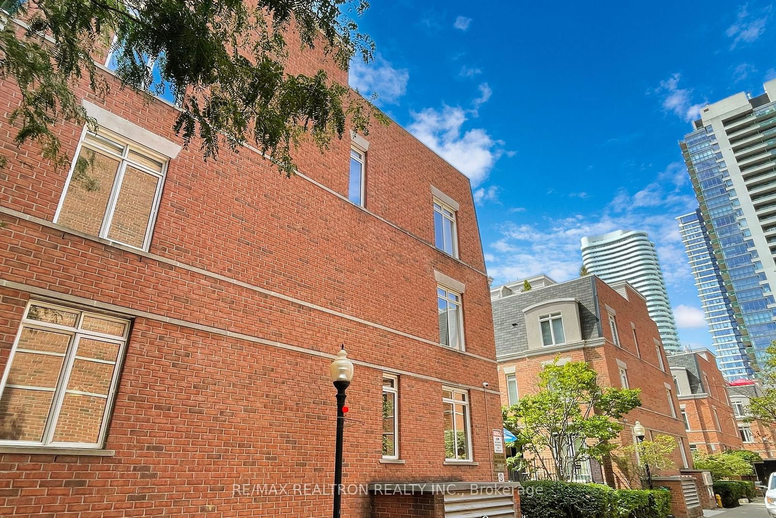 415 Jarvis St, unit 237 for sale - image #35