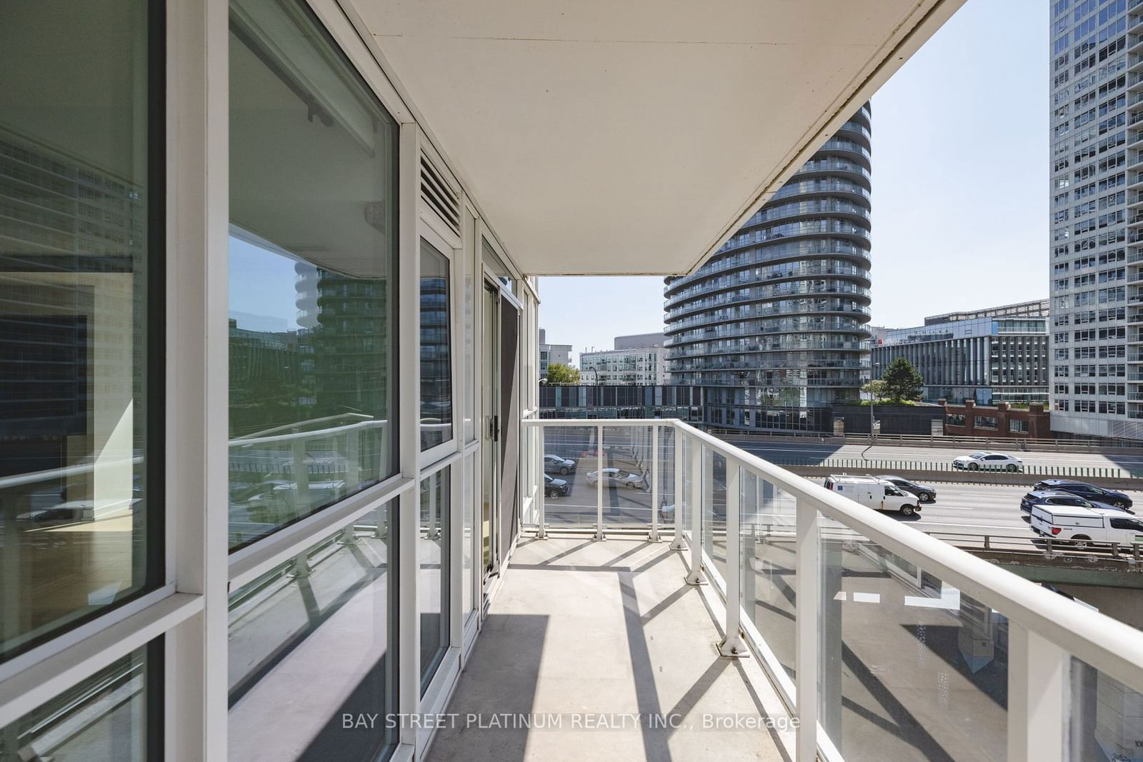 75 Queens Wharf Rd S, unit 708 for rent