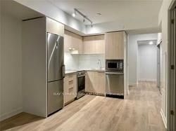 501 Yonge St, unit 1913 for rent - image #5