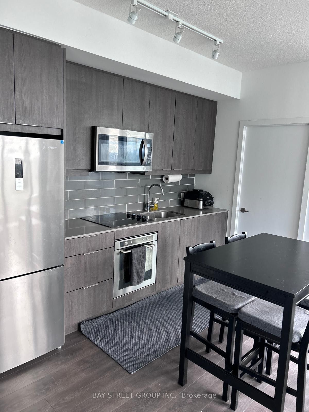 32 Forest Manor Rd, unit 1110 for rent - image #6