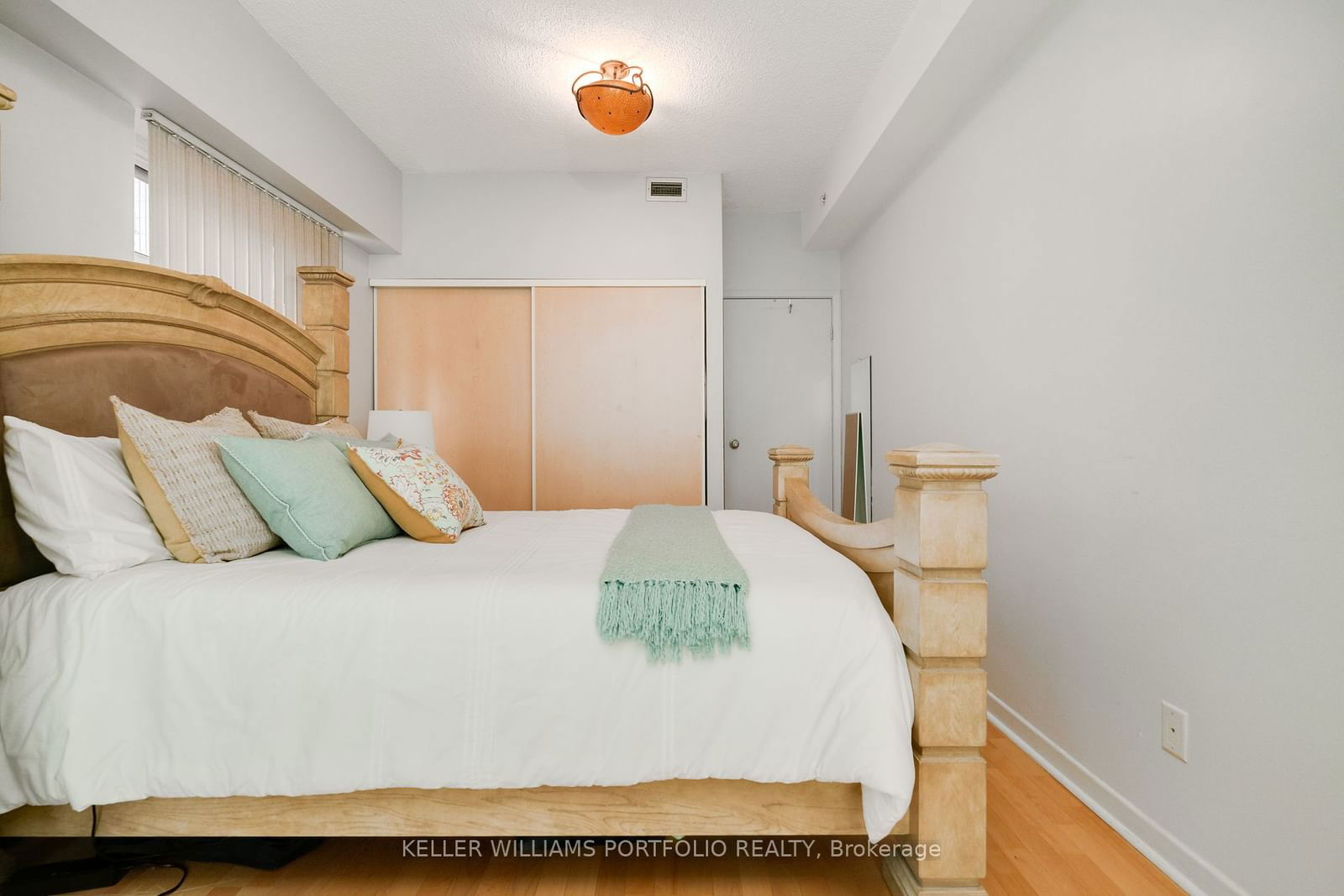 71 Front St E, unit 413 for sale - image #12