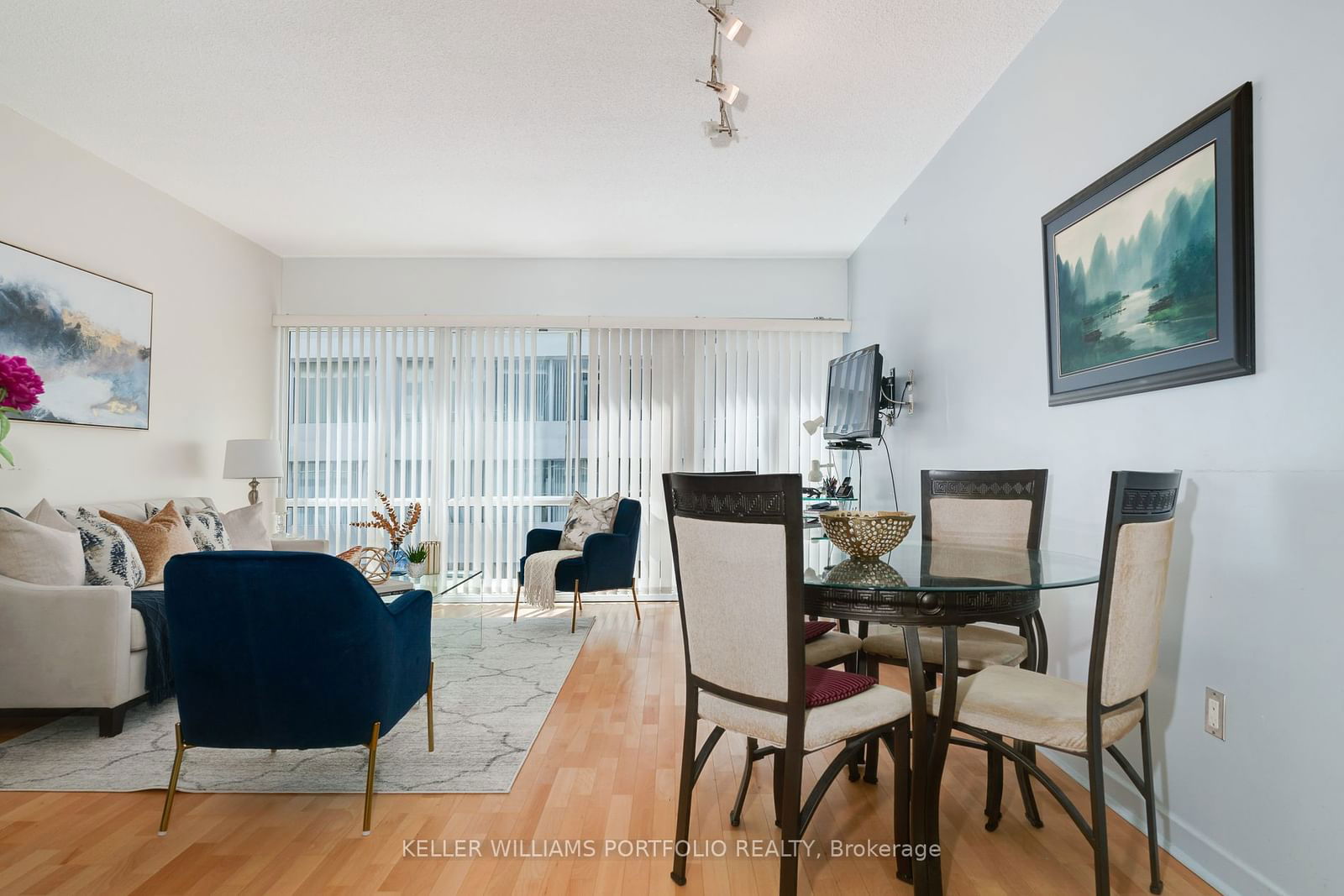 71 Front St E, unit 413 for sale