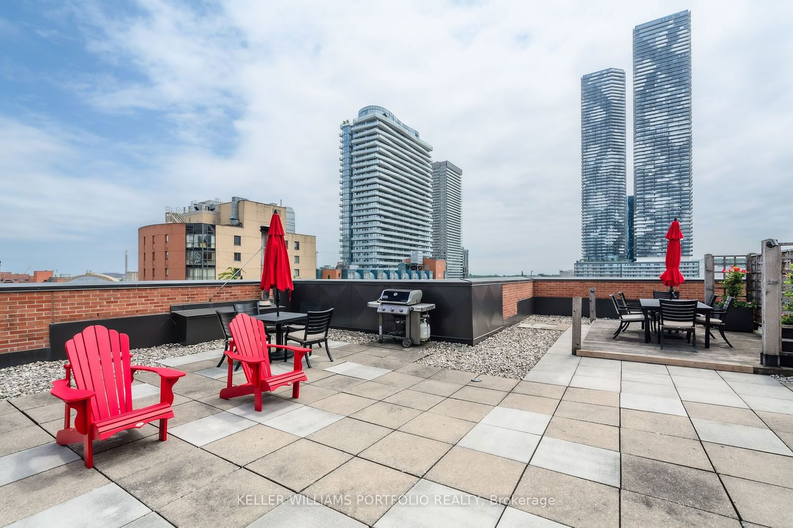 71 Front St E, unit 413 for sale