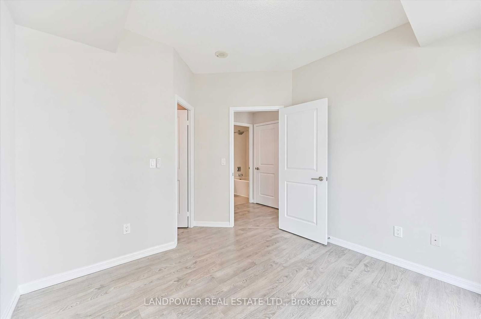 65 East Liberty St, unit 1605 for sale - image #21