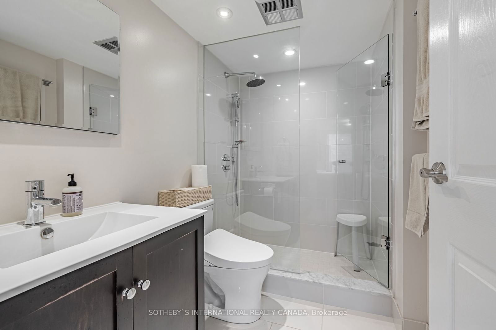 77 Maitland Pl, unit 325 for sale - image #17