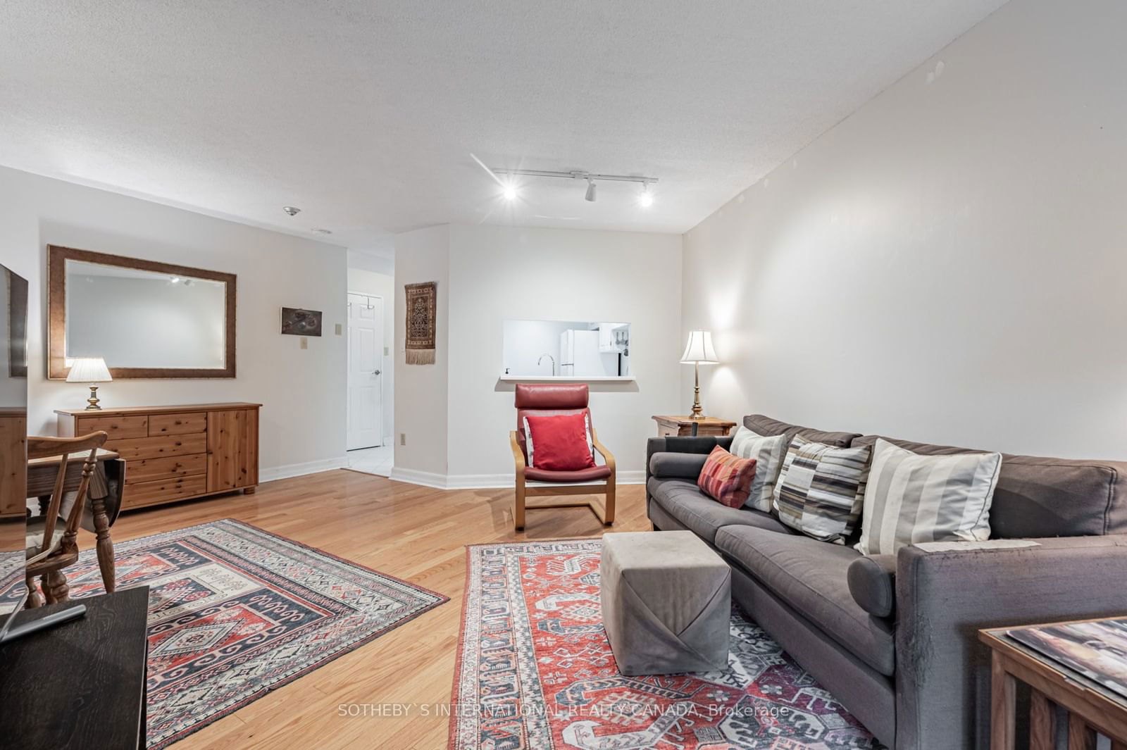 77 Maitland Pl, unit 325 for sale - image #3