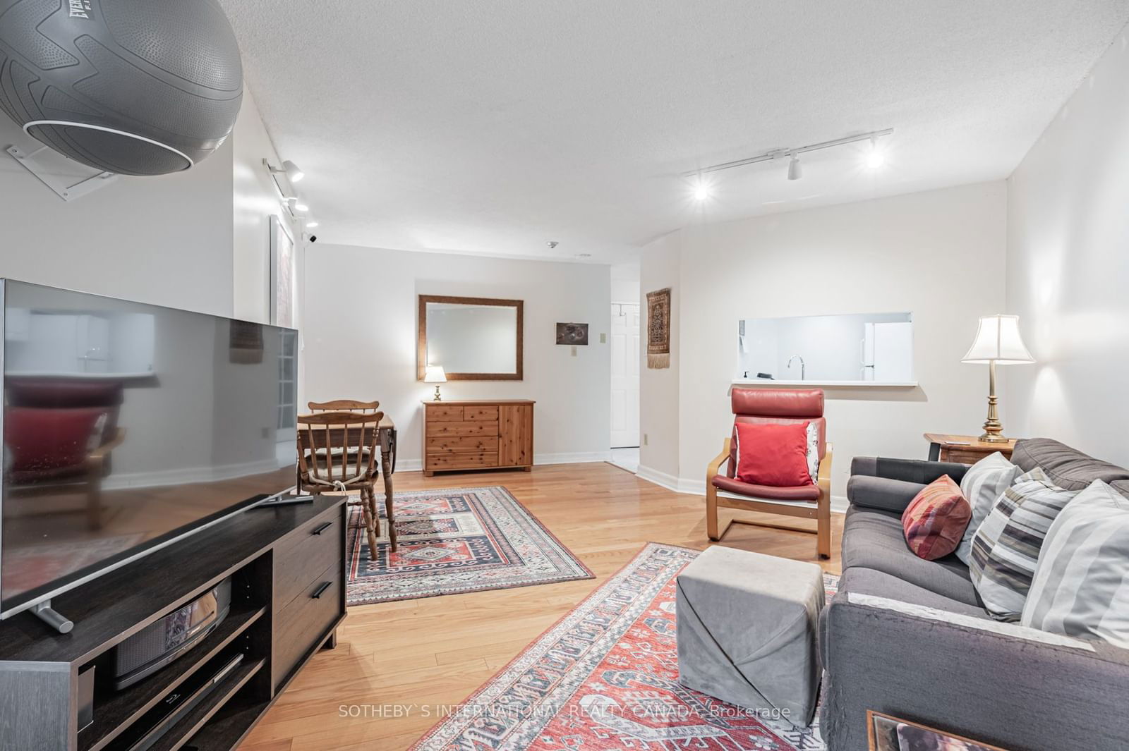 77 Maitland Pl, unit 325 for sale - image #6