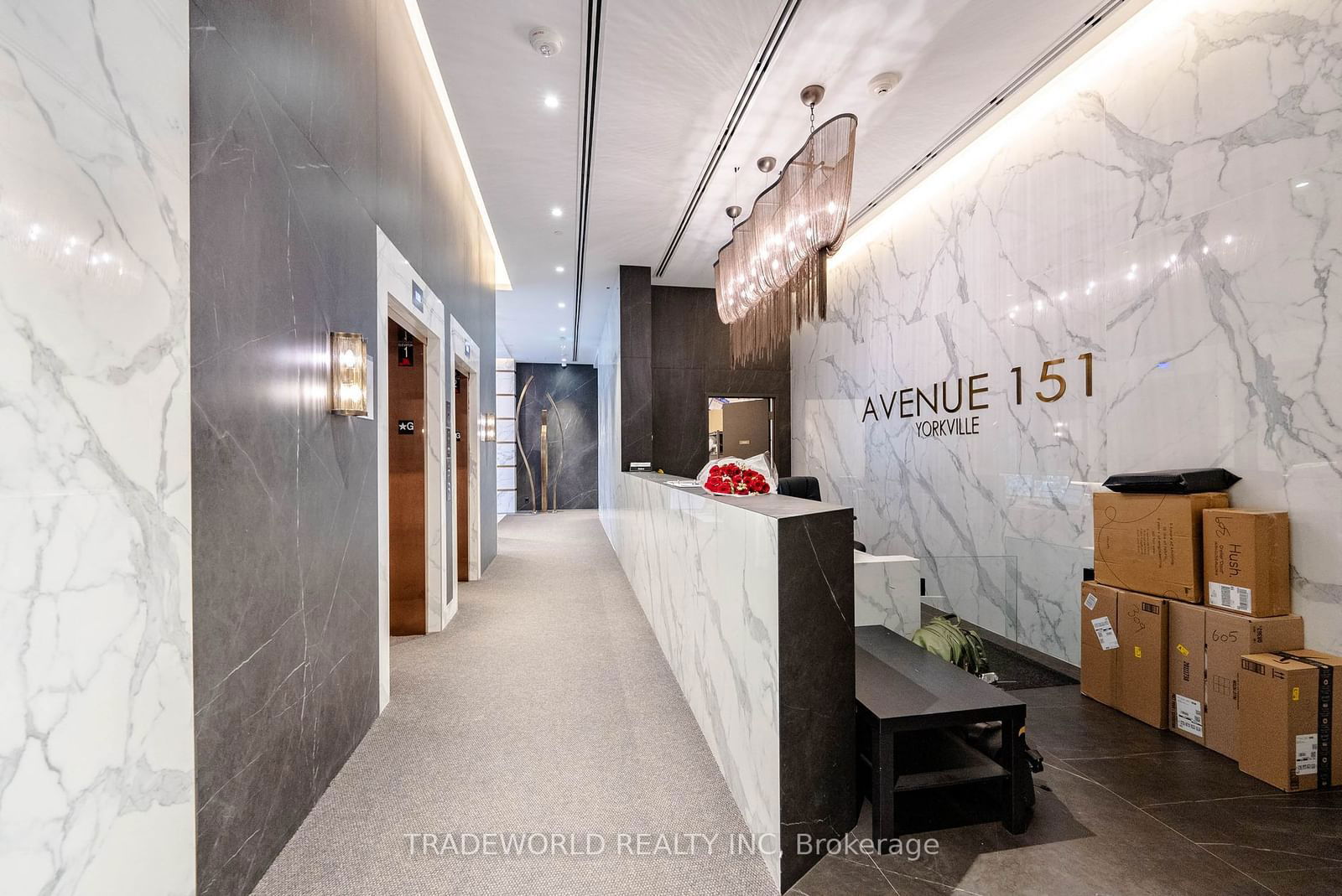 151 Avenue Rd, unit 305 for sale