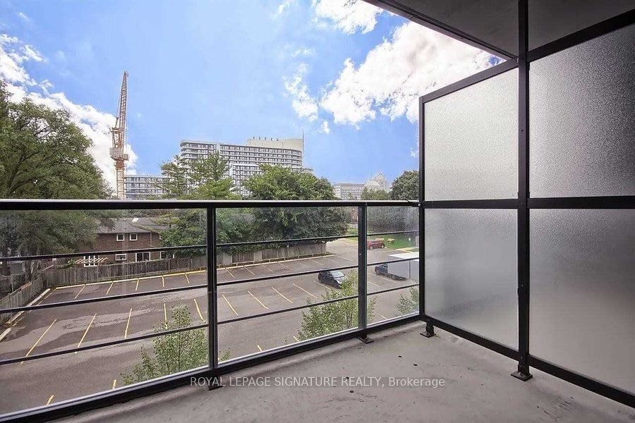 21 Clairtrell Rd, unit 403 for sale - image #14