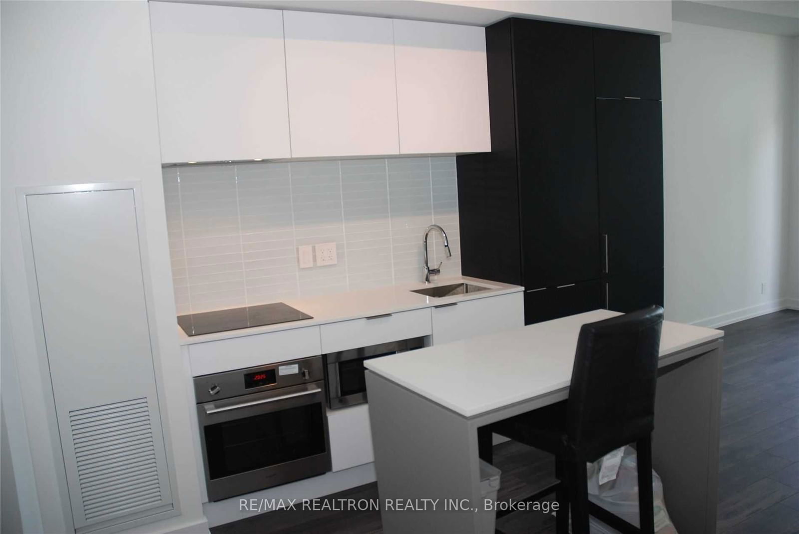 33 Helendale Ave, unit 1211 for rent - image #6