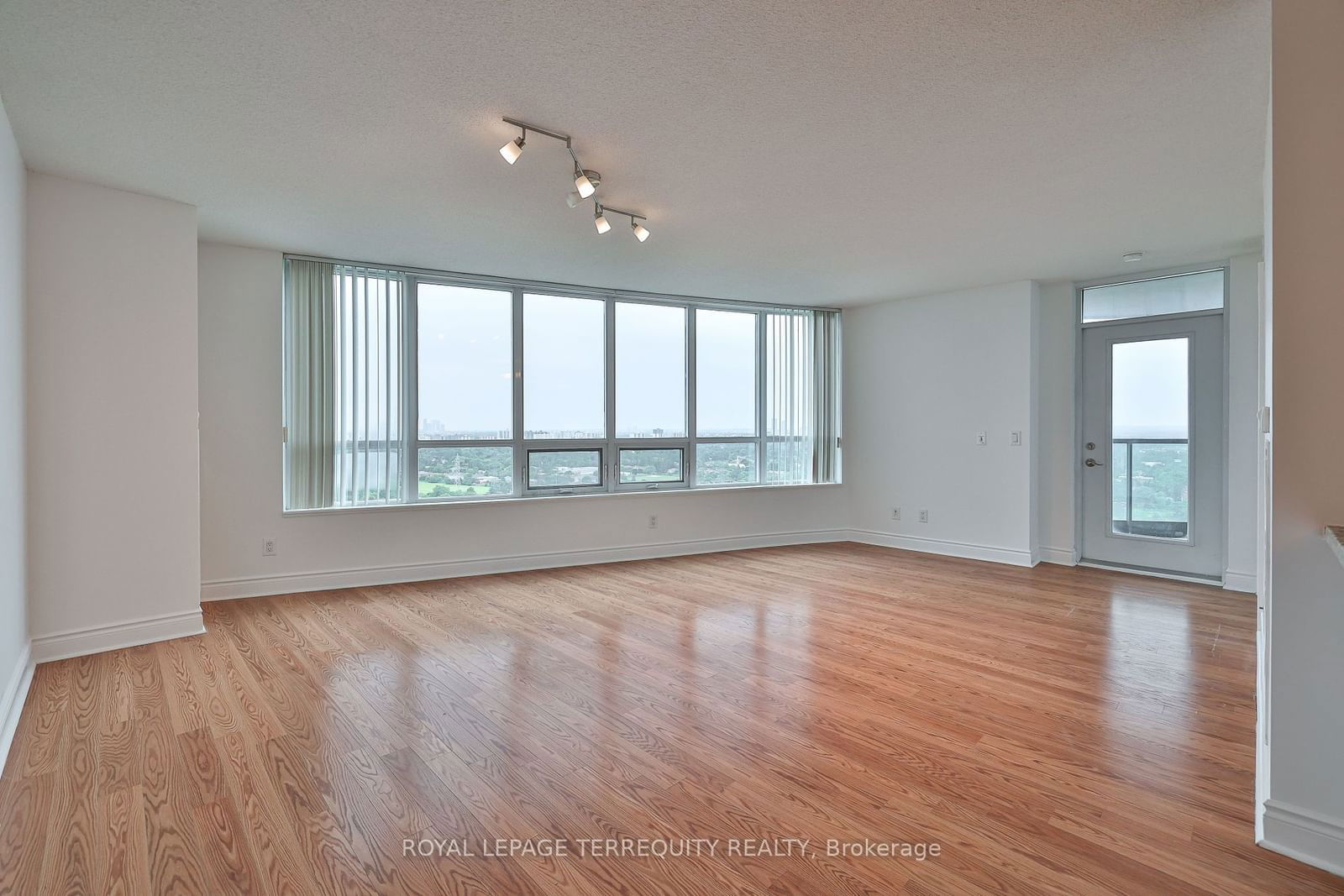 25 Greenview Ave, unit 2119 for sale - image #16