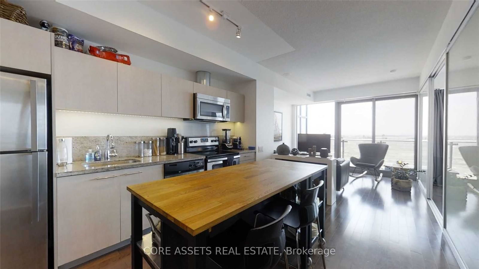 390 Cherry St, unit 1409 for rent - image #2