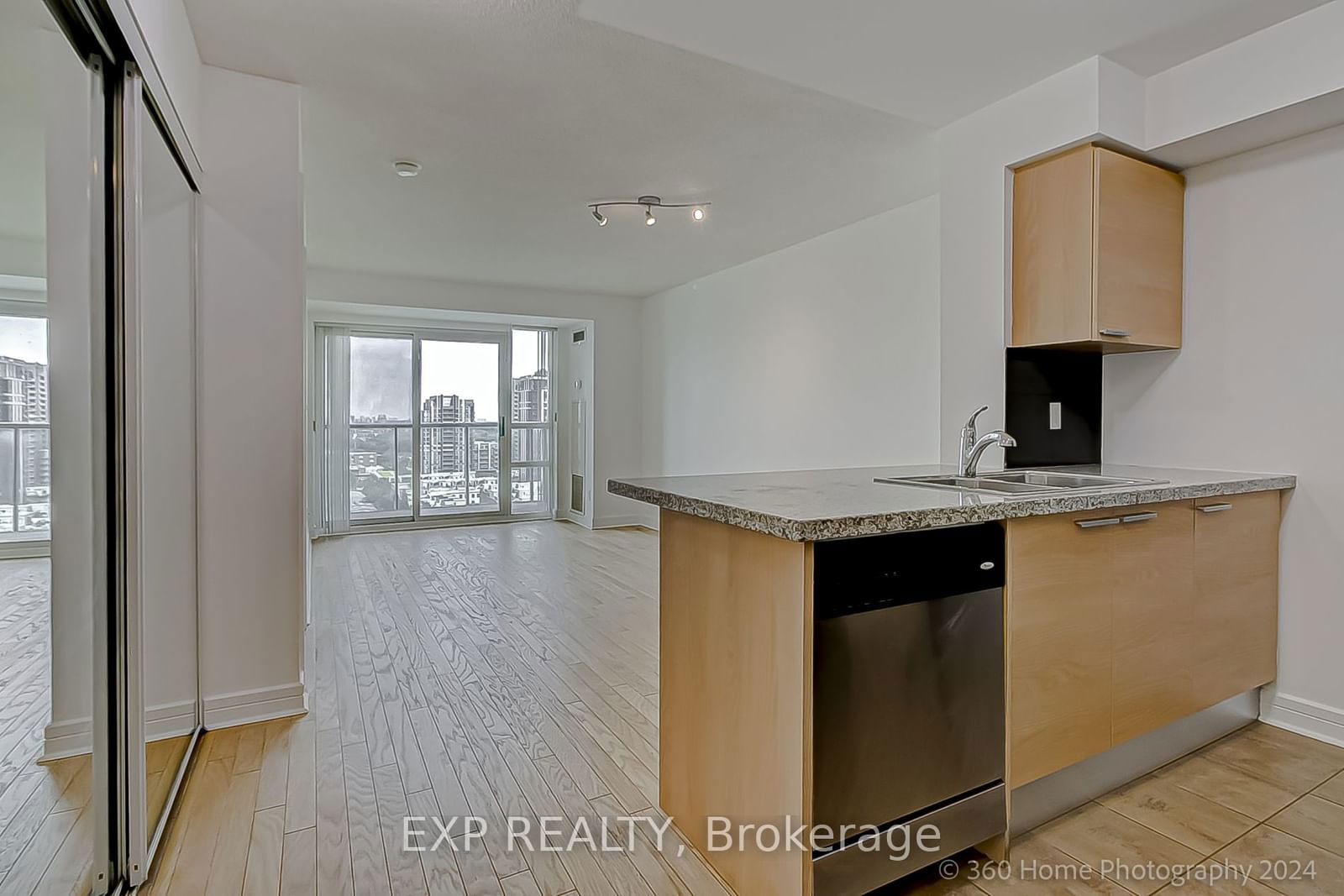 16 Harrison Garden Blvd, unit 1409 for sale - image #6