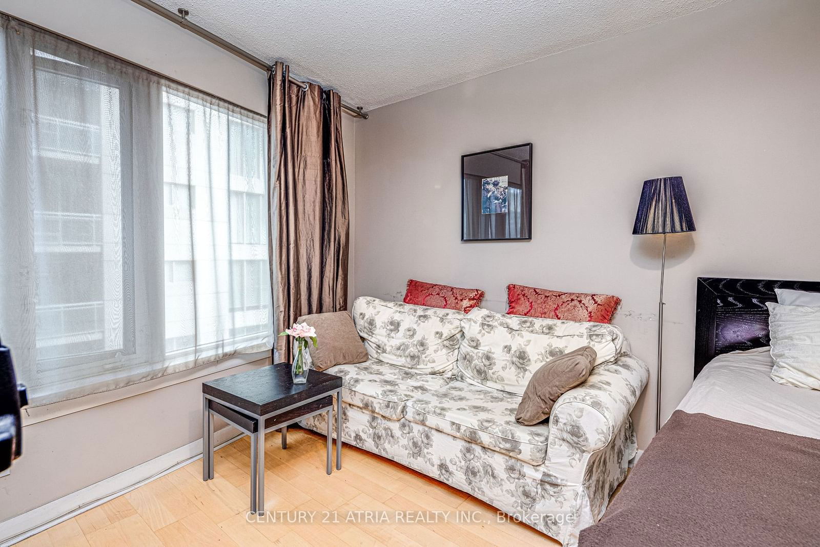 210 Victoria St, unit 809 for sale - image #8