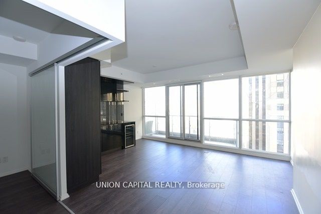 70 Temperance St, unit 3202 for rent - image #4