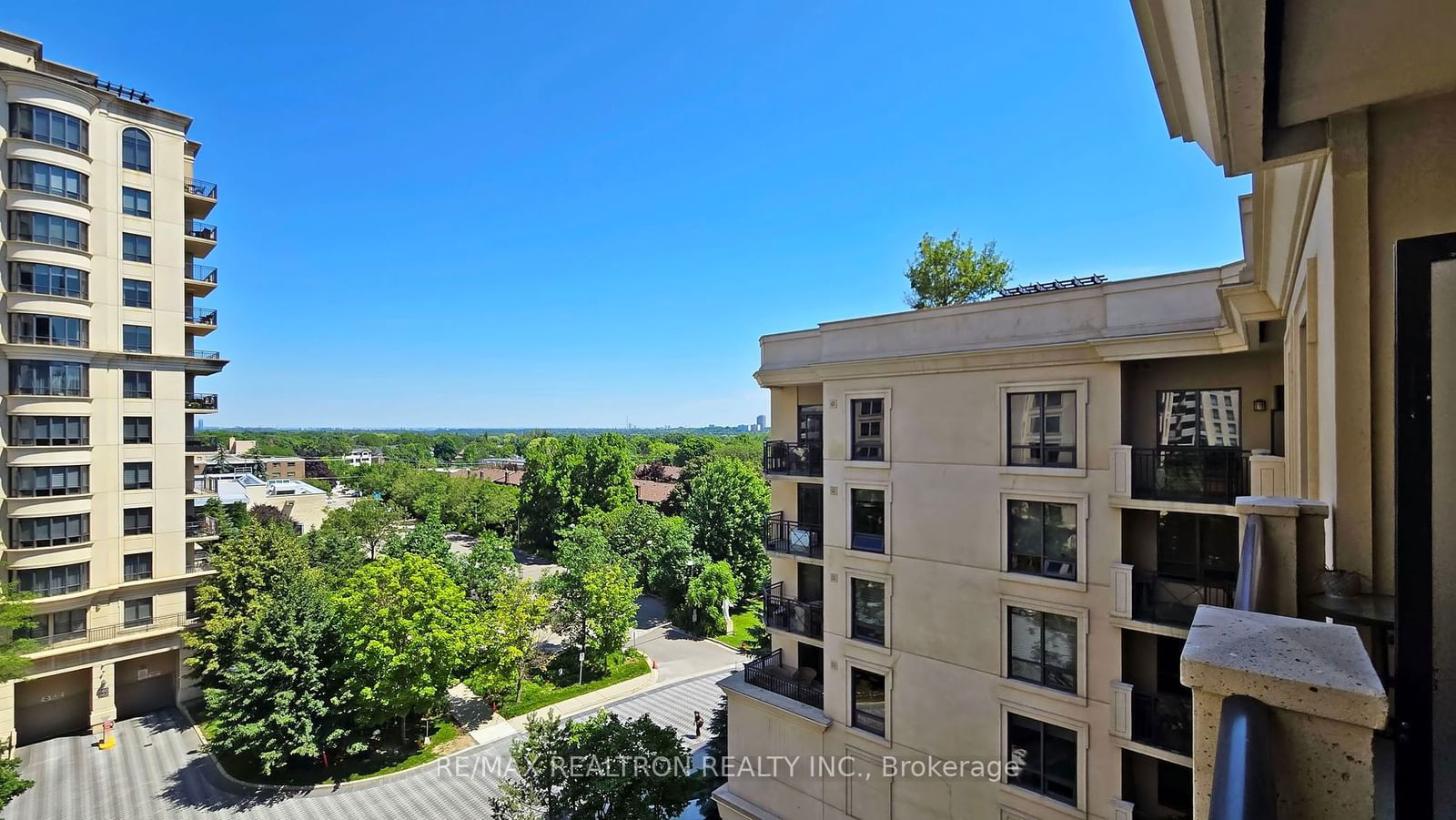 650 Sheppard Ave E, unit 604 for sale