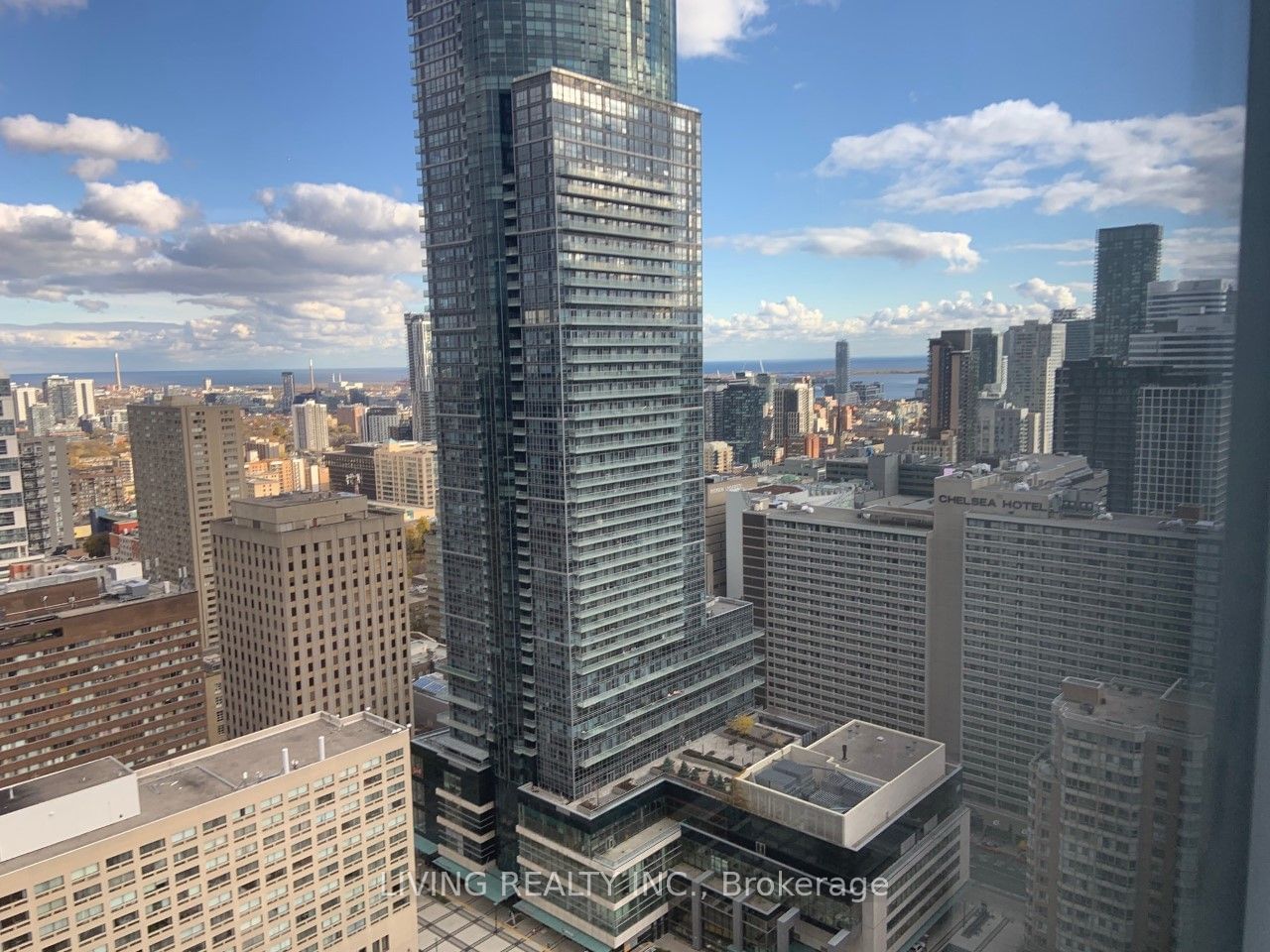 763 Bay St, unit 3802 for rent - image #2