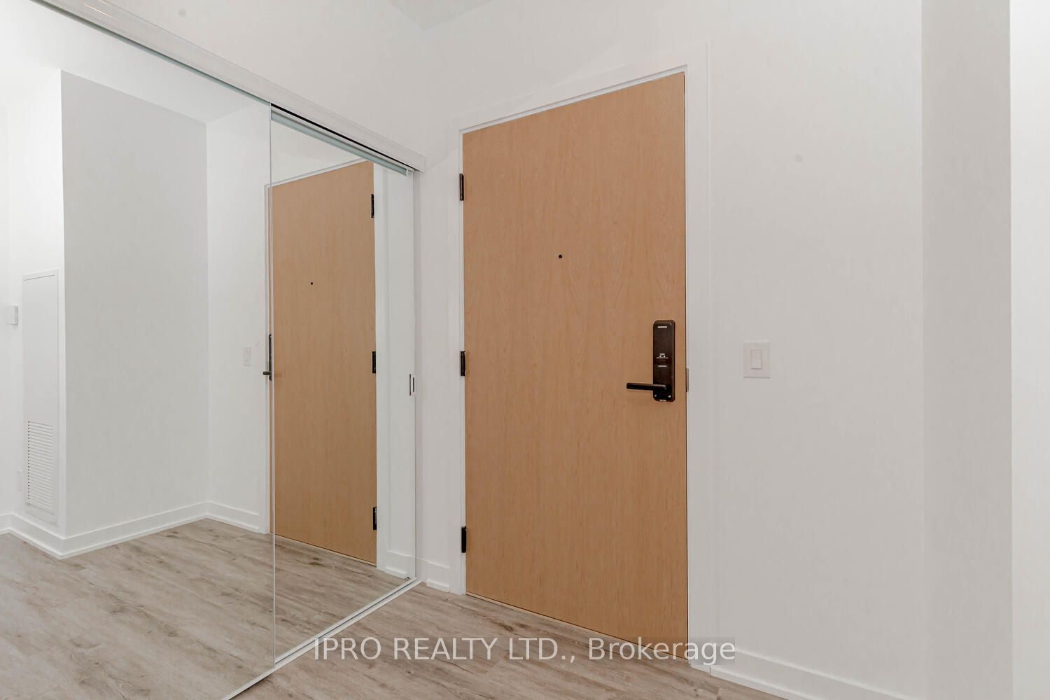 5 Defries St, unit 3106 for rent - image #7