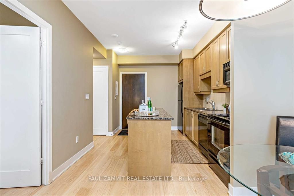 20 Blue Jays Way, unit 1211 for rent - image #5