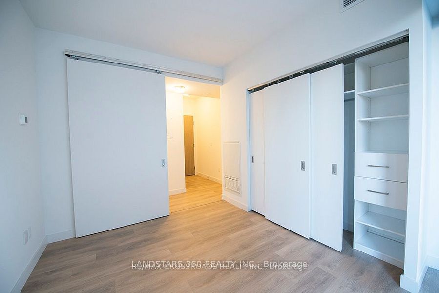 215 Queen St W, unit 1708 for rent - image #15