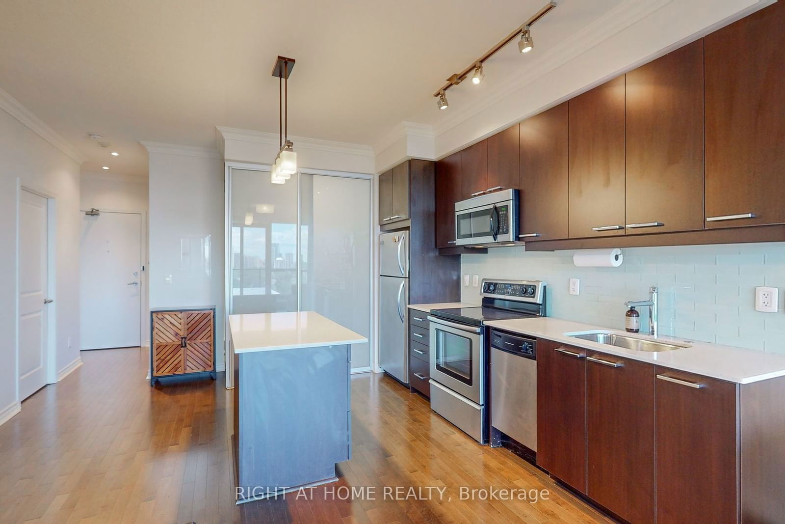 2885 Bayview Ave, unit 1116 for rent - image #2