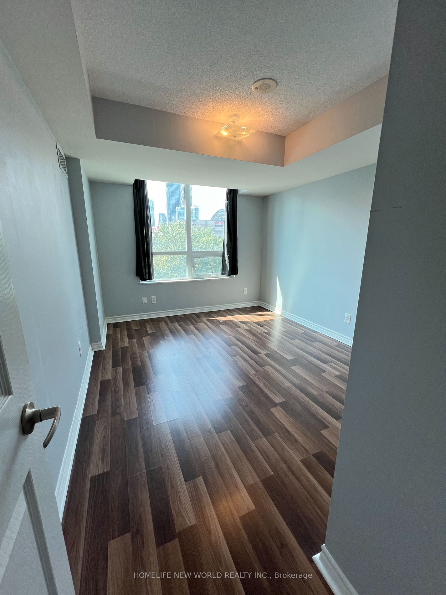 25 Lower Simcoe St, unit 617 for rent - image #6