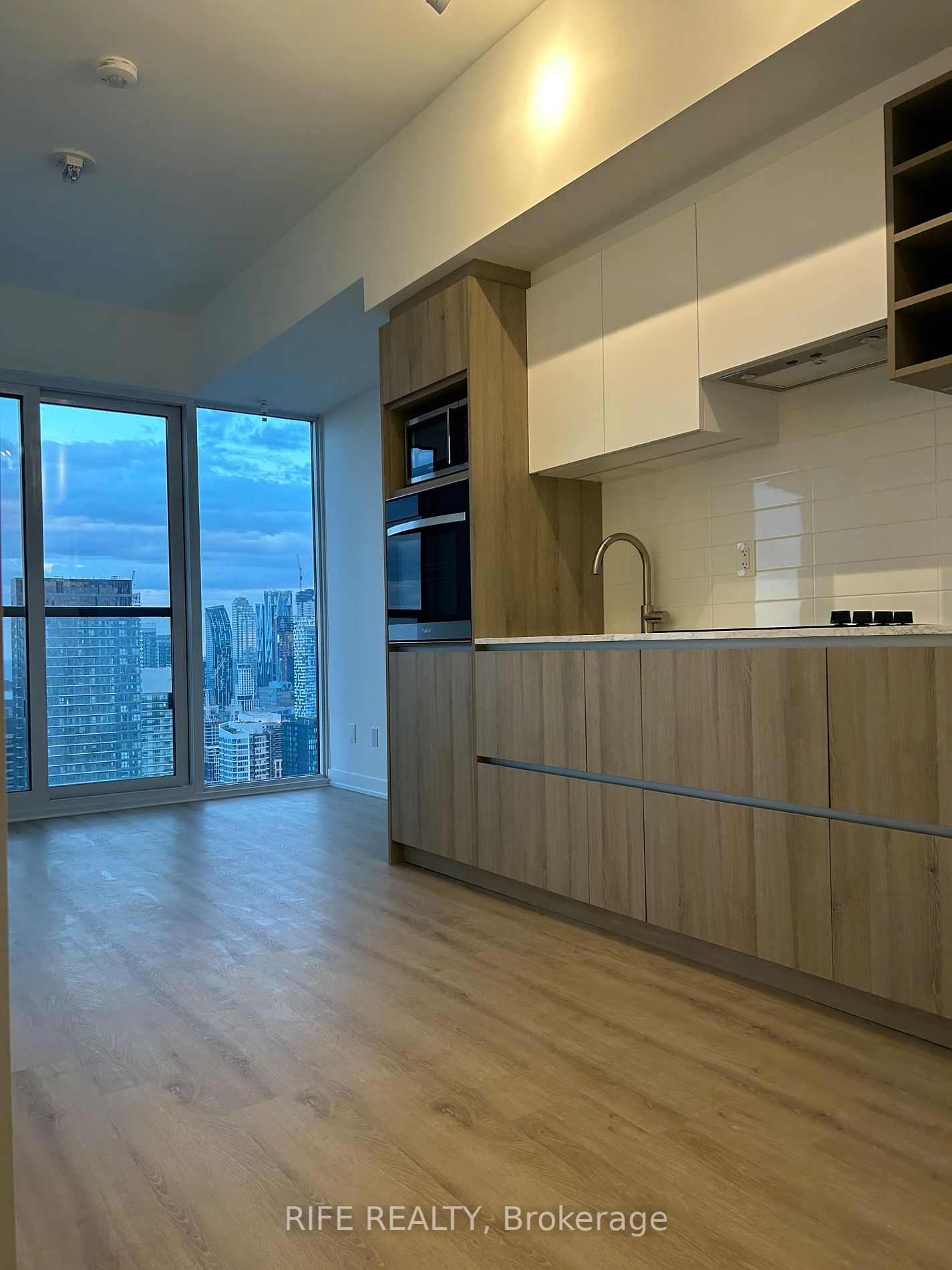 319 Jarvis St, unit 4517 for rent