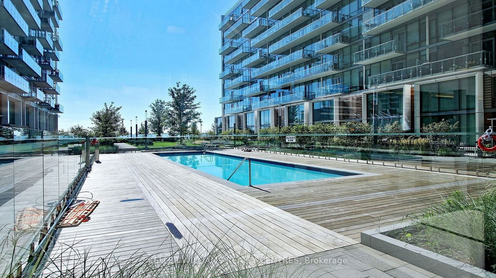 39 Queens Quay E, unit 929 for sale