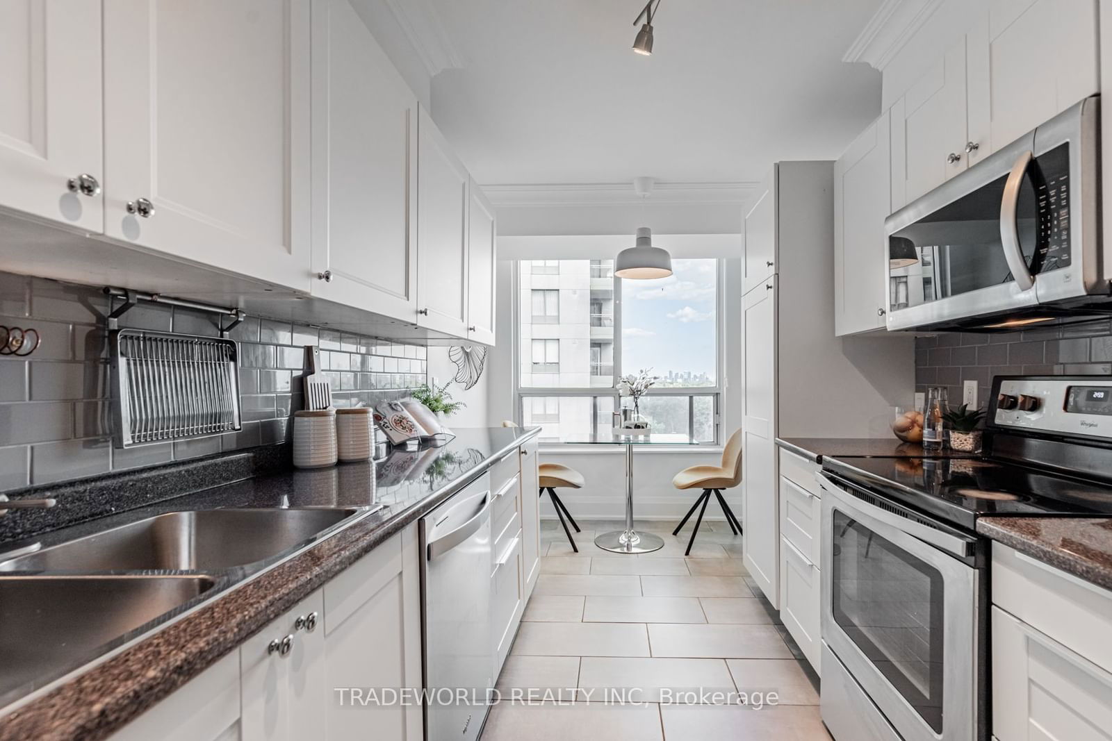 18 Parkview Ave, unit 1506 for sale - image #12