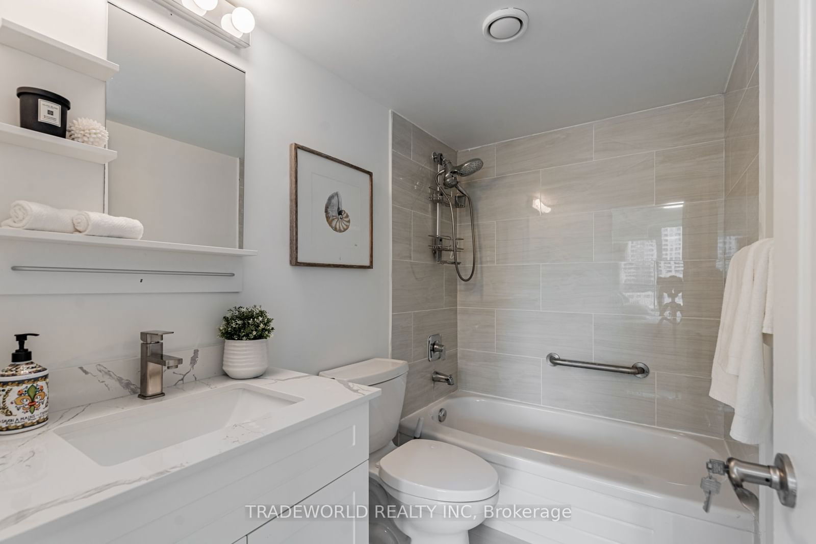 18 Parkview Ave, unit 1506 for sale - image #27