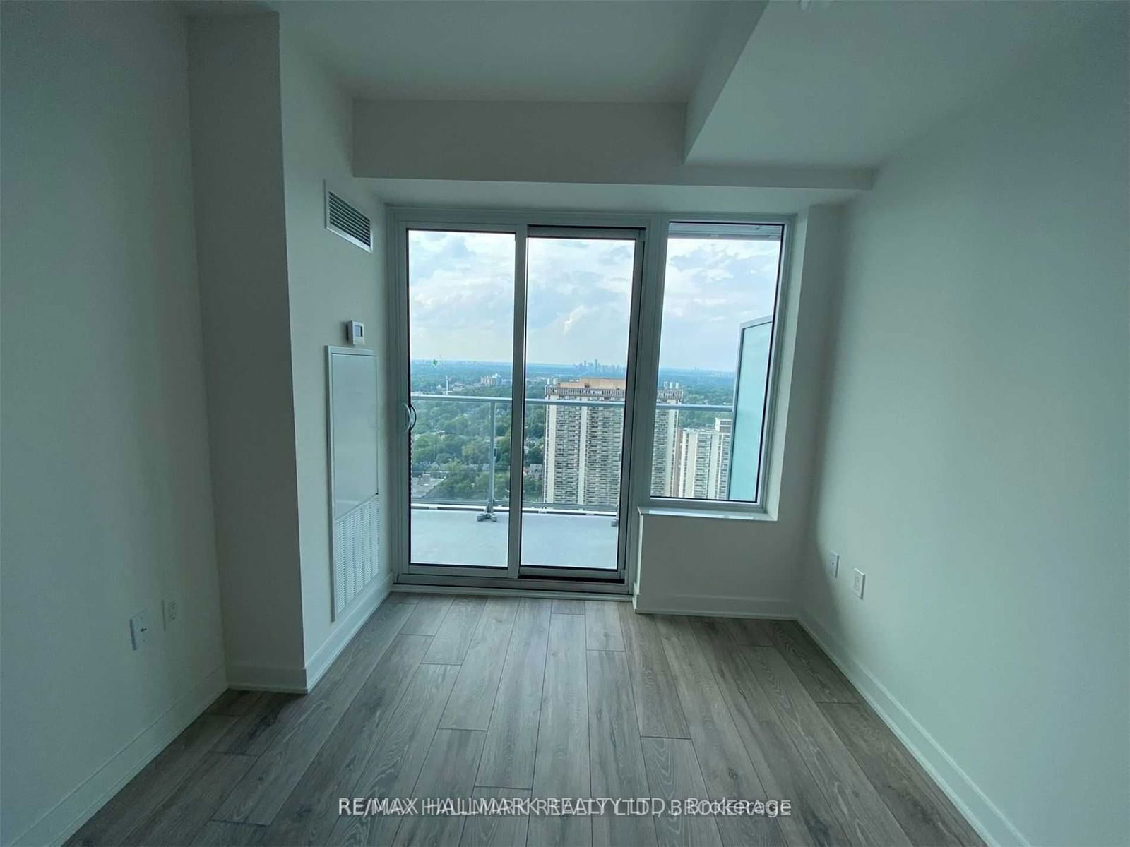 99 Broadway Ave, unit 3301 Nt for rent - image #7